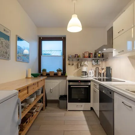 Budget Apartment *