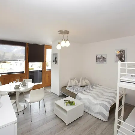 Budget Apartment *