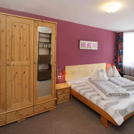 Budget Apartment *