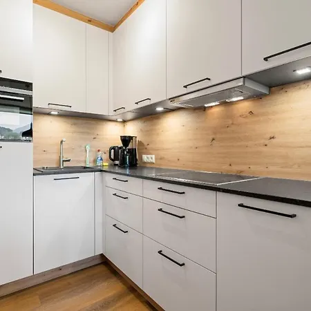 Budget Apartment *